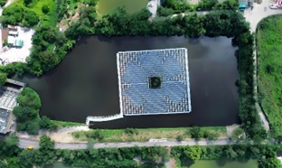 新田蓄洪池的浮式太陽能發電系統